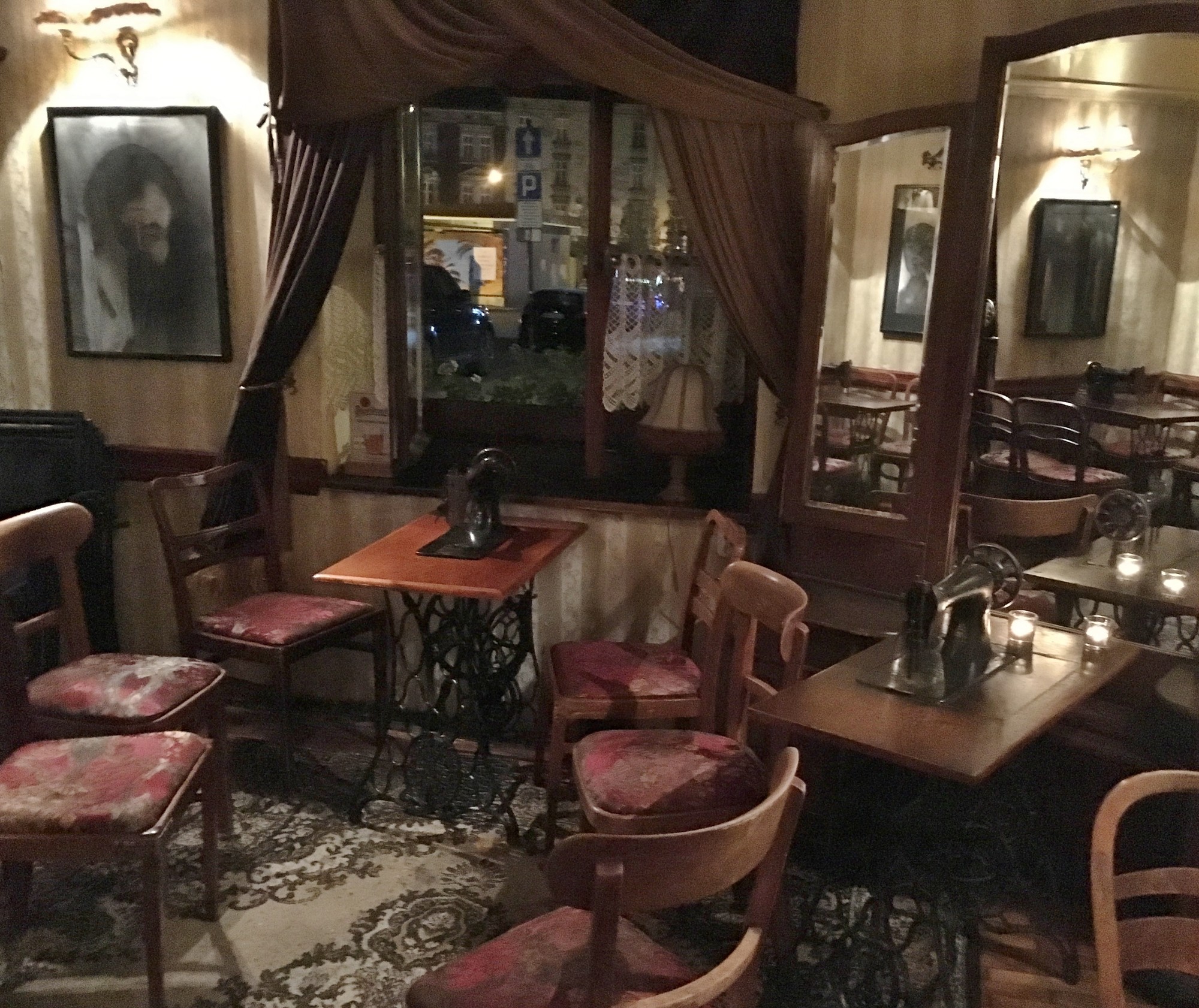 Singer Kraków Bars & Clubs Krakow