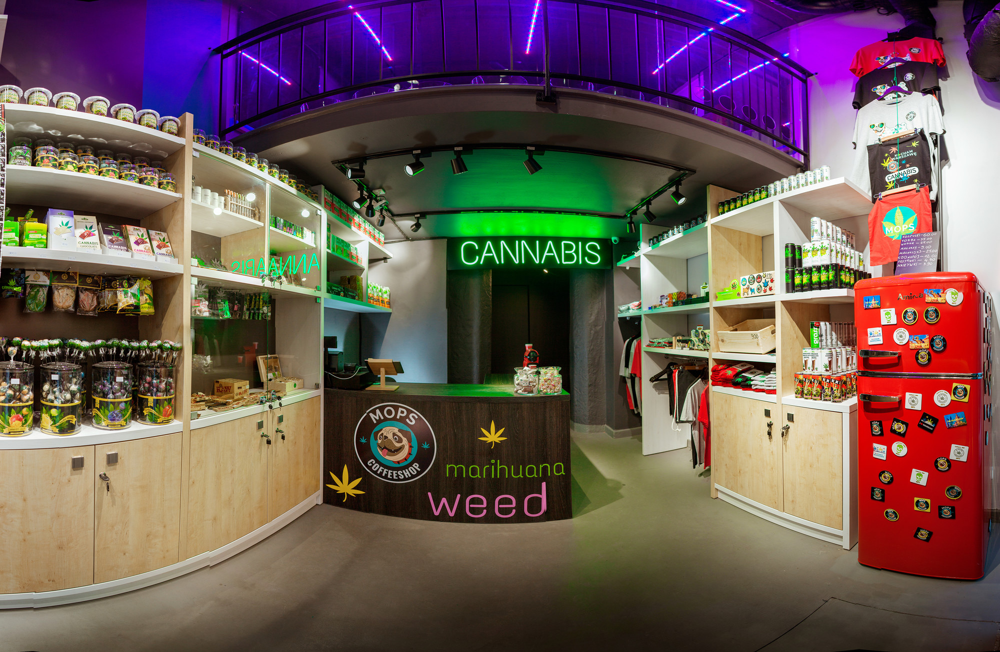 Mops Cannabis Store Shopping in Warsaw Warsaw