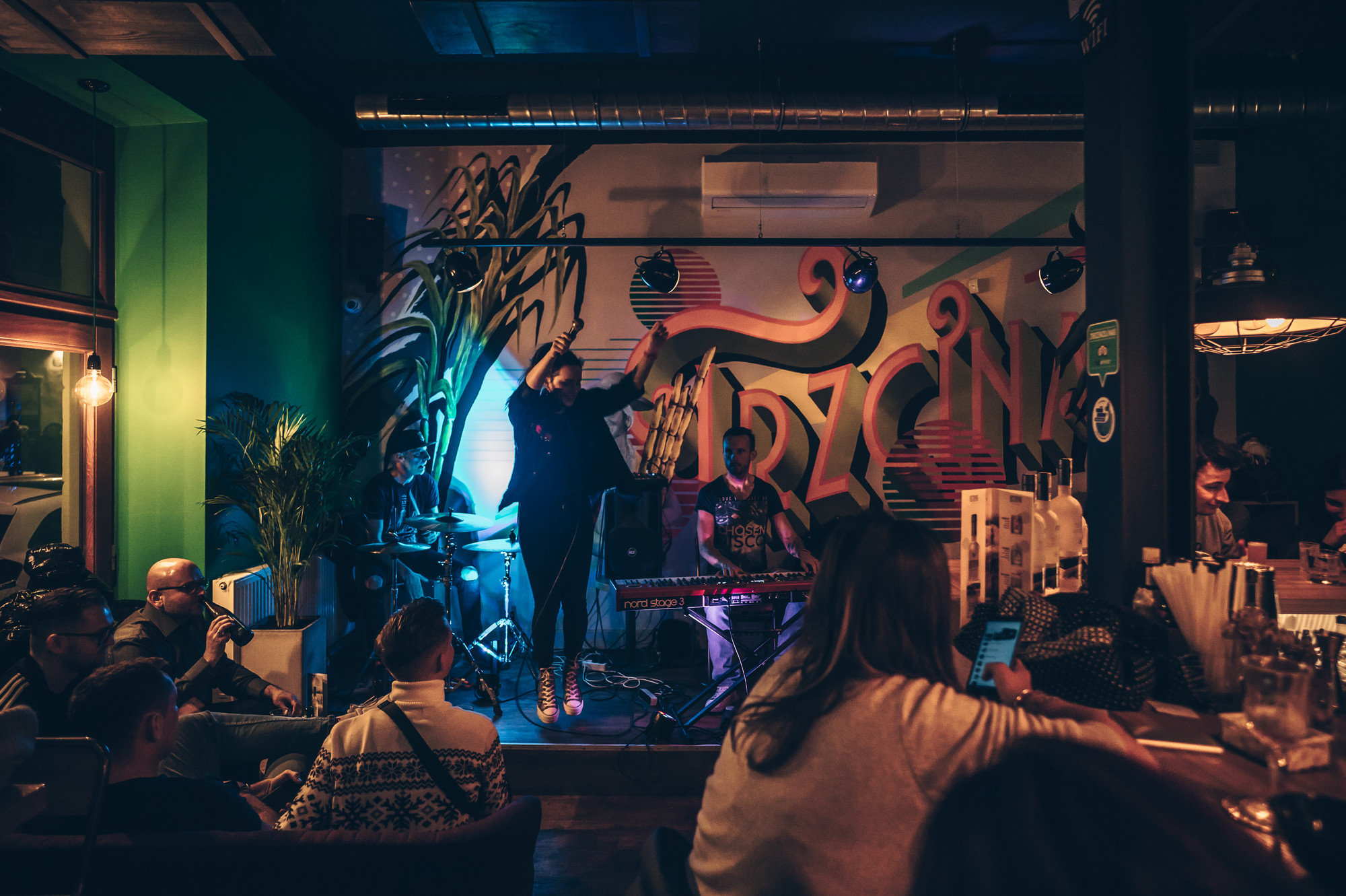 20 Nice Bars & Pubs in Kraków, Poland Framey