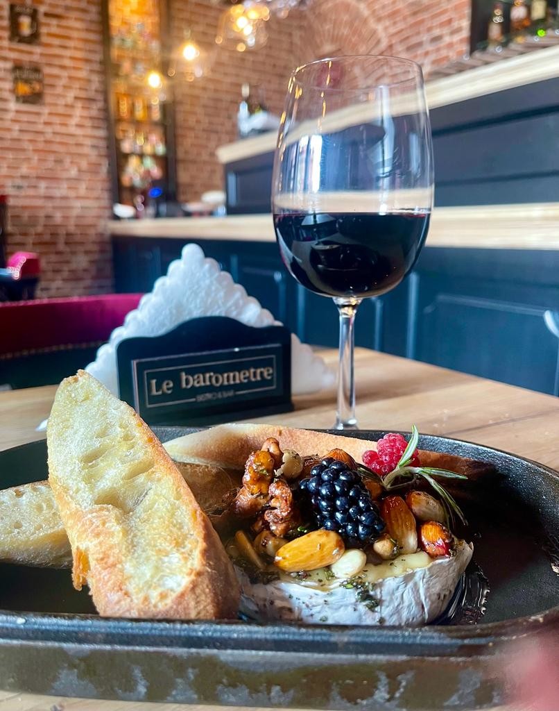 Le Barometre Bistro & Bar Restaurants Wroclaw