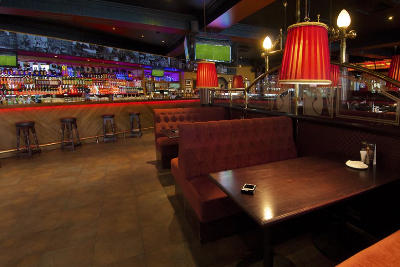 Chesterfield Bar and Grill Nightlife Moscow