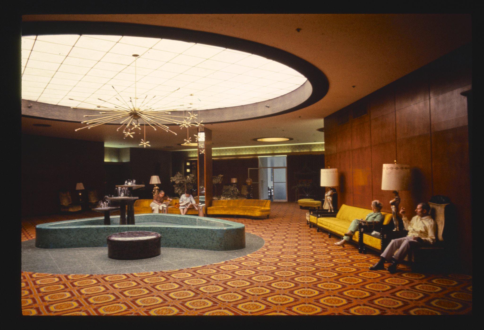 Nevele Hotel Lobby. Ellenville, NY 1977 MLTSHP
