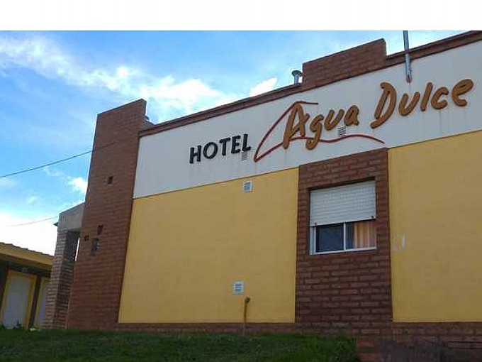 Hotel Agua Dulce General Acha