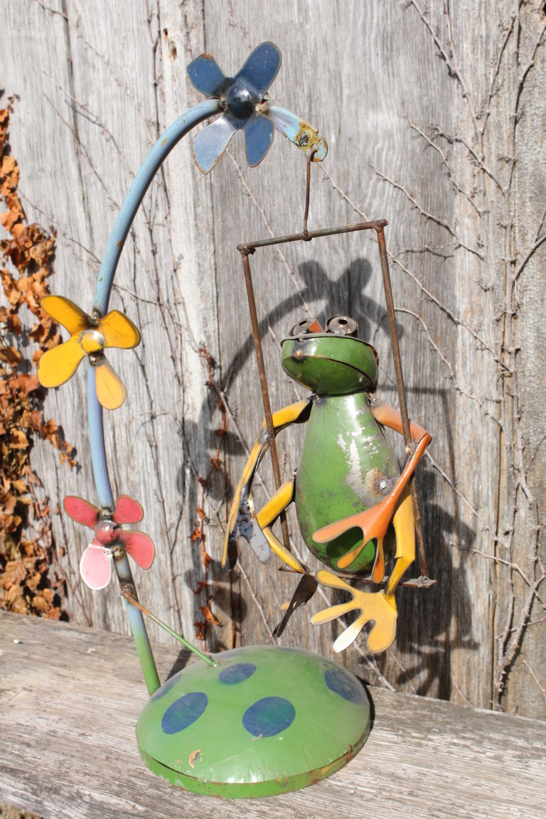 Metal Frog on a Swing Yard Decor