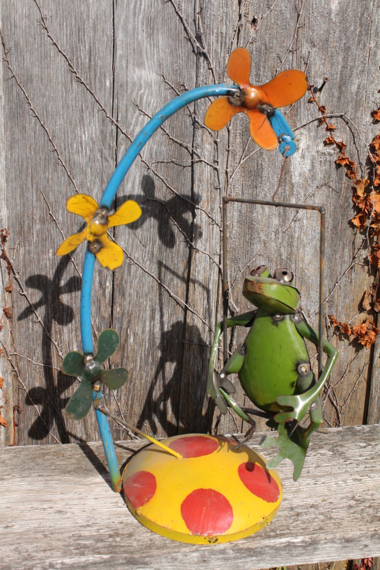 Metal Frog on a Swing Yard Decor