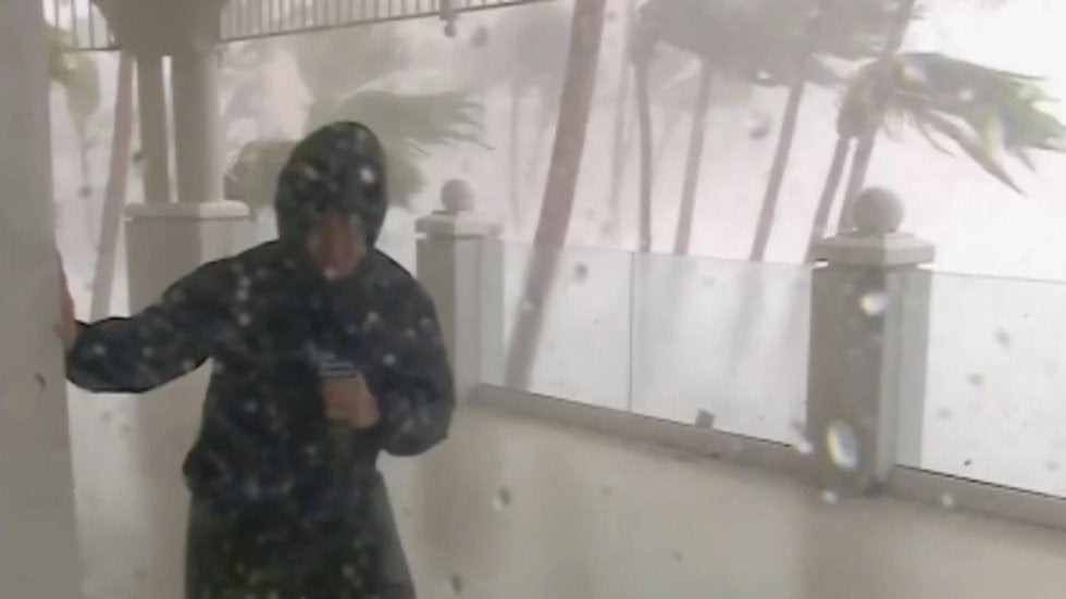 Stephanie Abrams In The Middle Of Hurricane Ian In Englewood, Florida