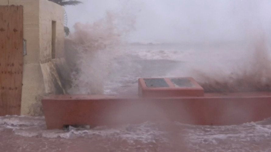 Myrtle Beach Skywheel Dismantled as Hurricane Florence Approaches Videos from The Weather