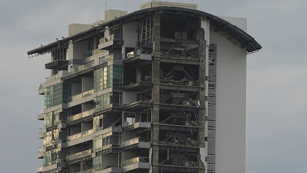 Acapulco Cut Off Amid Onslaught From 'Nightmare' Hurricane Otis