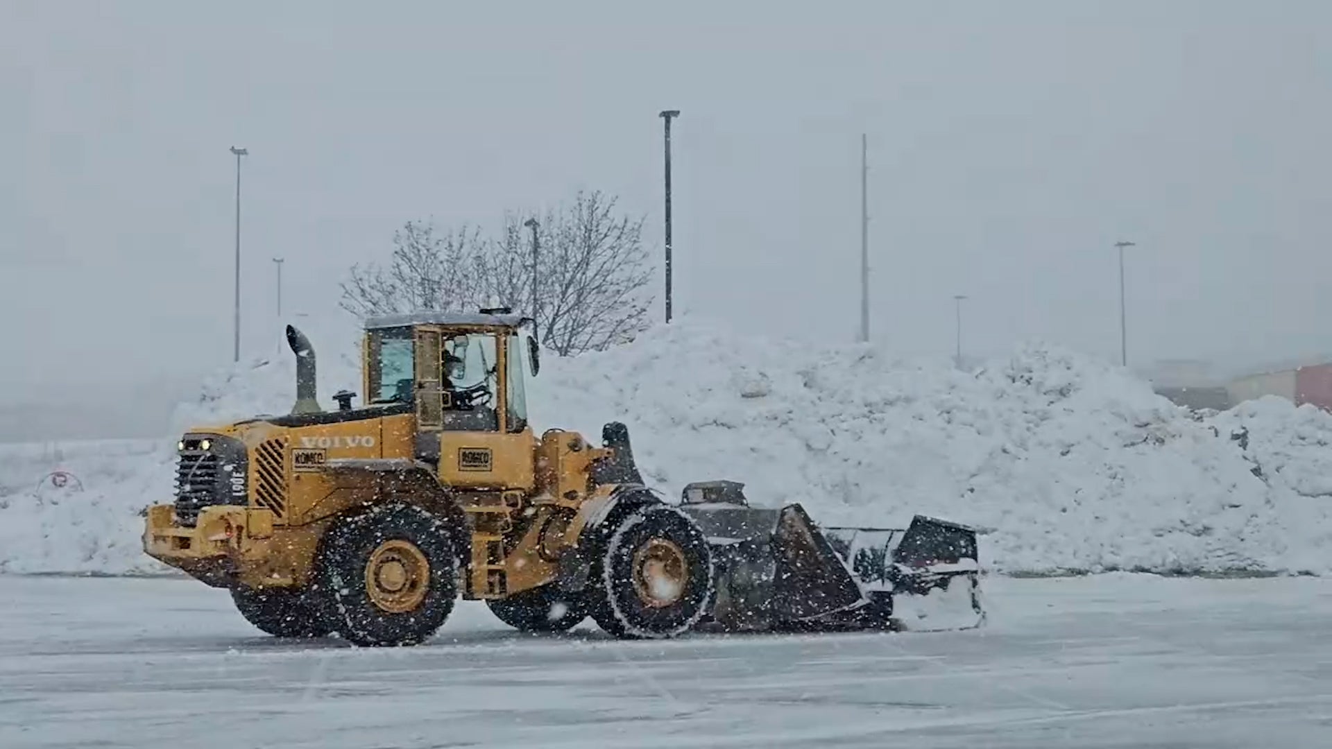Levees Breach in Dardanelle, AR and West Quincy, MO Videos from The