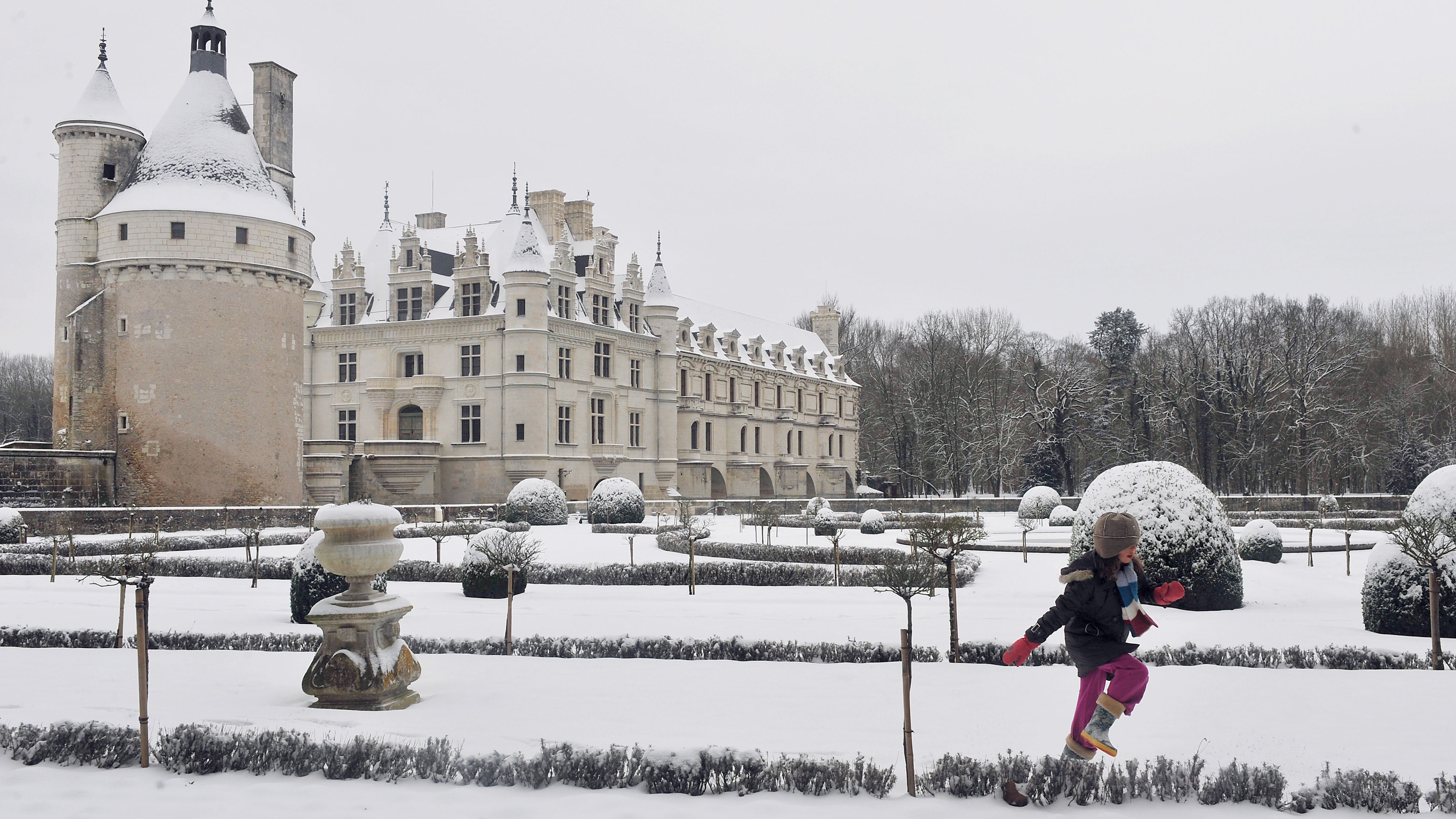 Most Beautiful SnowCovered Castles (PHOTOS)