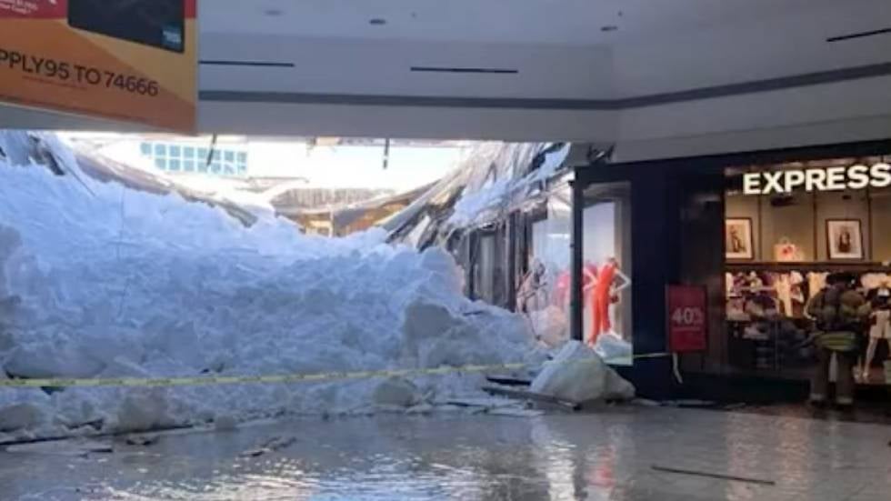SnowCovered Roof Collapses At Duluth Mall