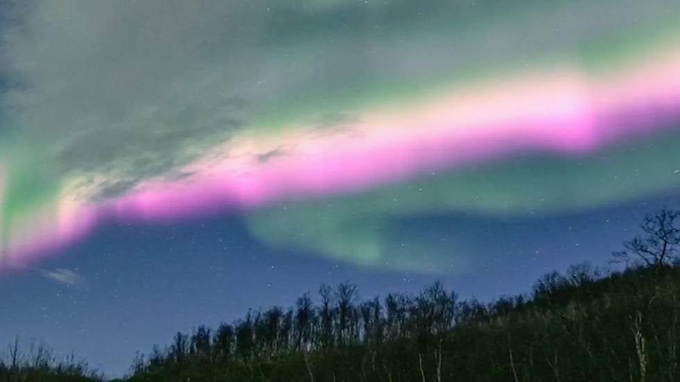 Field Crack Sparks Unusual Aurora Videos from The Weather