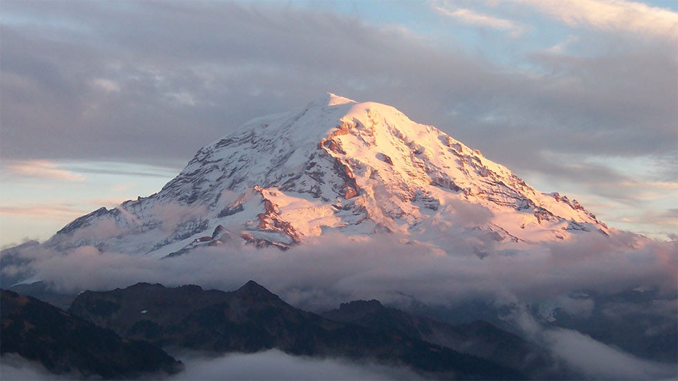 15 Feet of Snow Could Fall Near Mount Rainier's Peak Early This Week