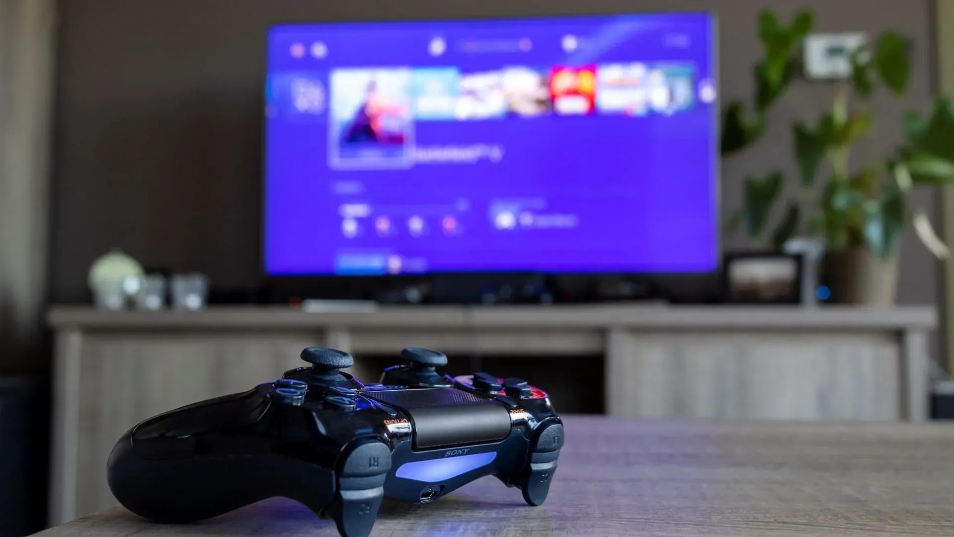 PS4 usado vale a pena? Entenda os riscos e avalie