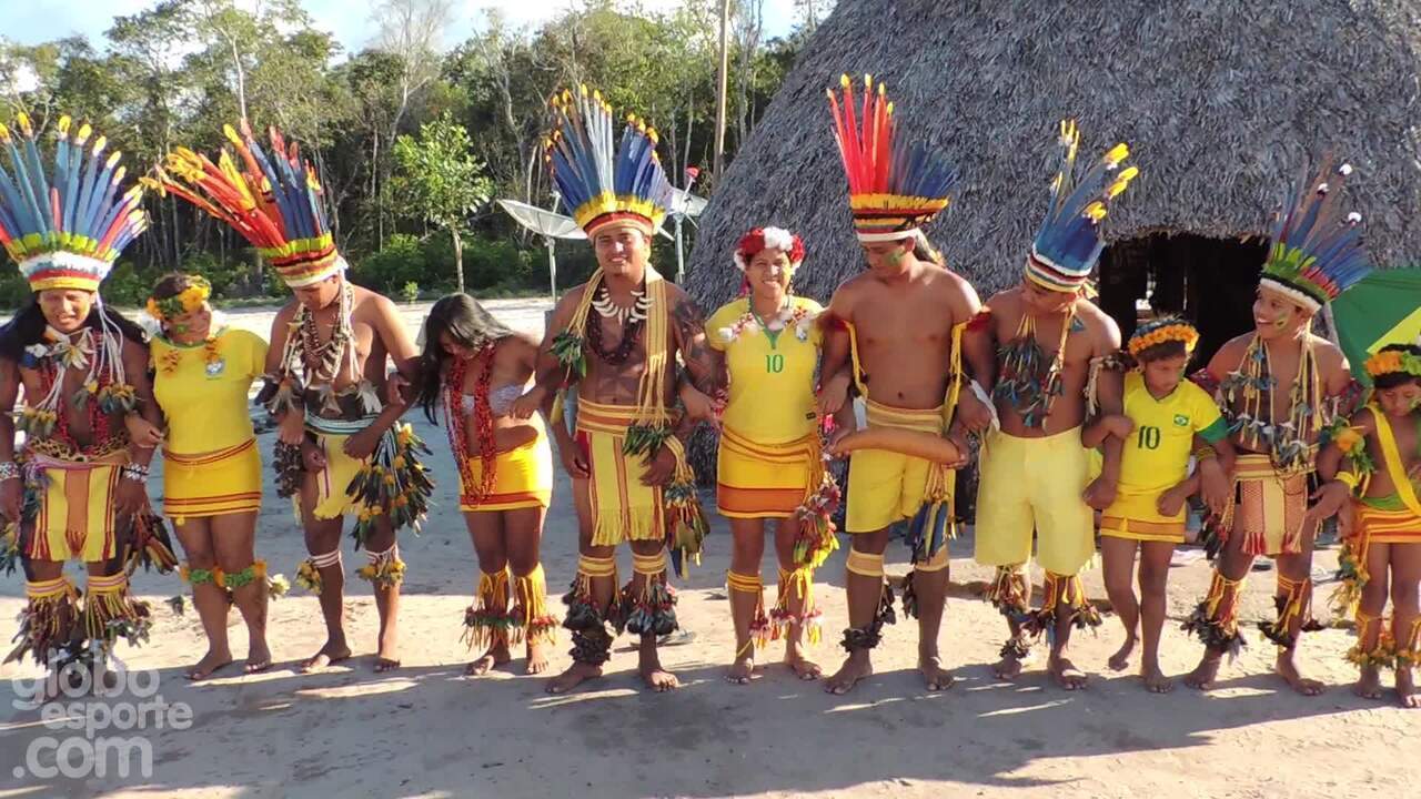 Copa do Mundo 2014 Índios fazem ritual para dar sorte à