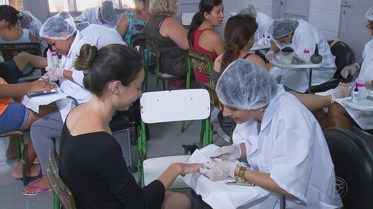 Curso de manicure ensina desde o básico até tratamentos específicos
