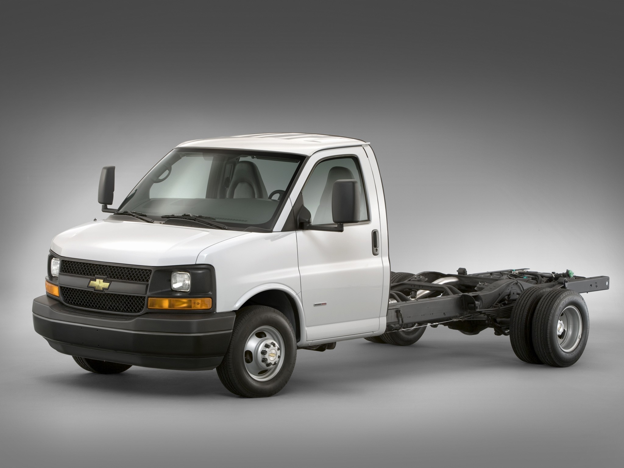 CHEVROLET Express specs & photos 2008, 2009, 2010, 2011, 2012, 2013