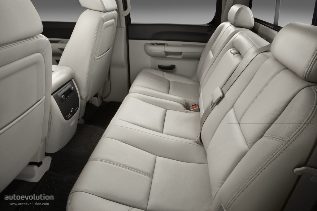 CHEVROLET Silverado 1500 Crew Cab Specs, Performance & Photos - 2008