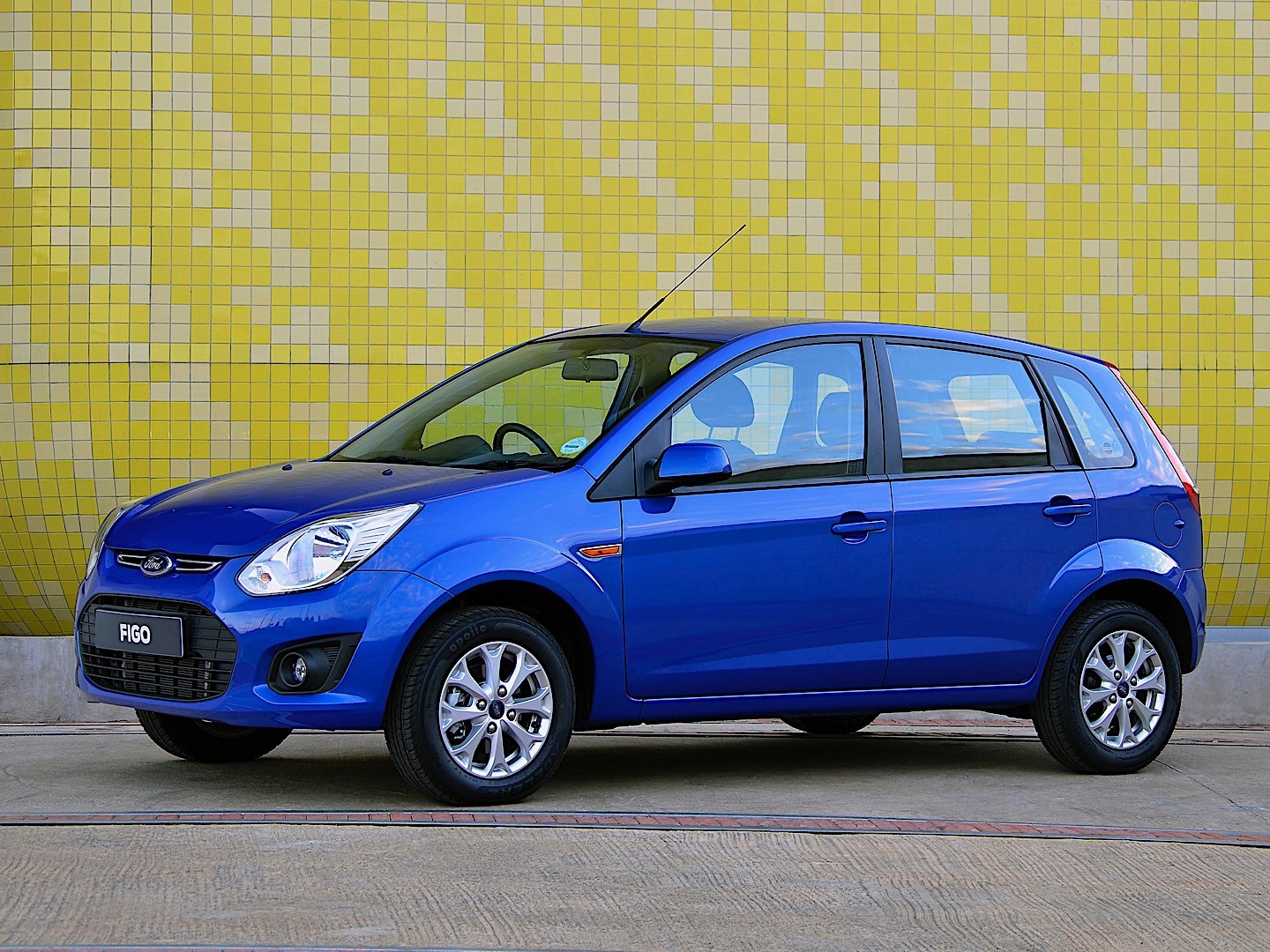FORD Figo specs & photos 2012, 2013, 2014, 2015 autoevolution