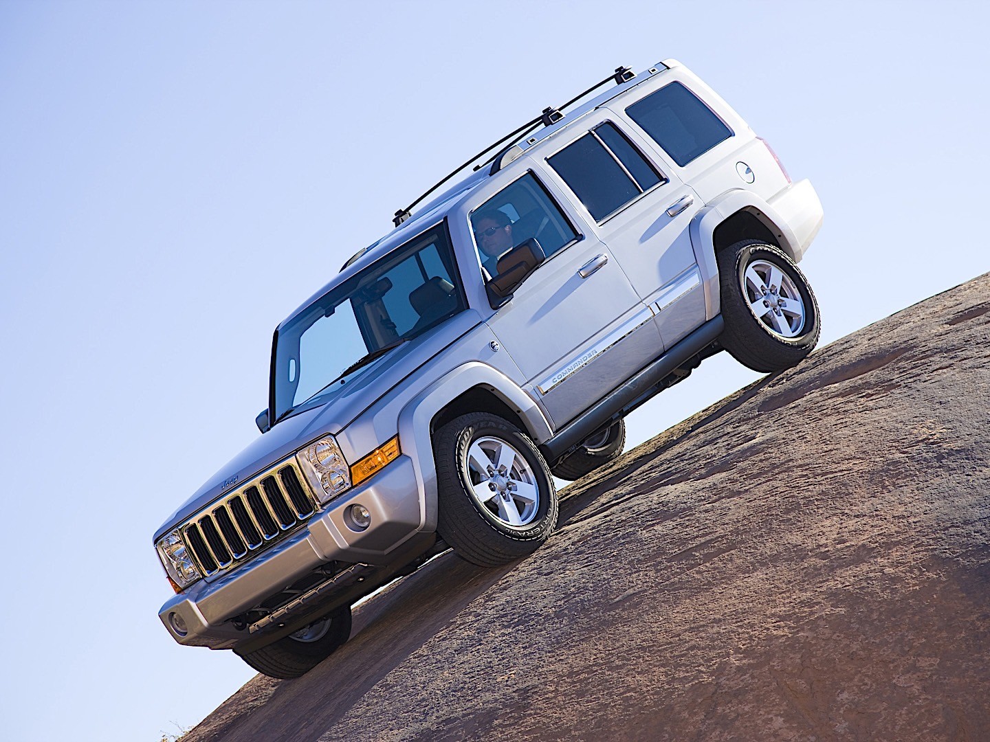 JEEP Commander Specs, Performance & Photos - 2005, 2006, 2007