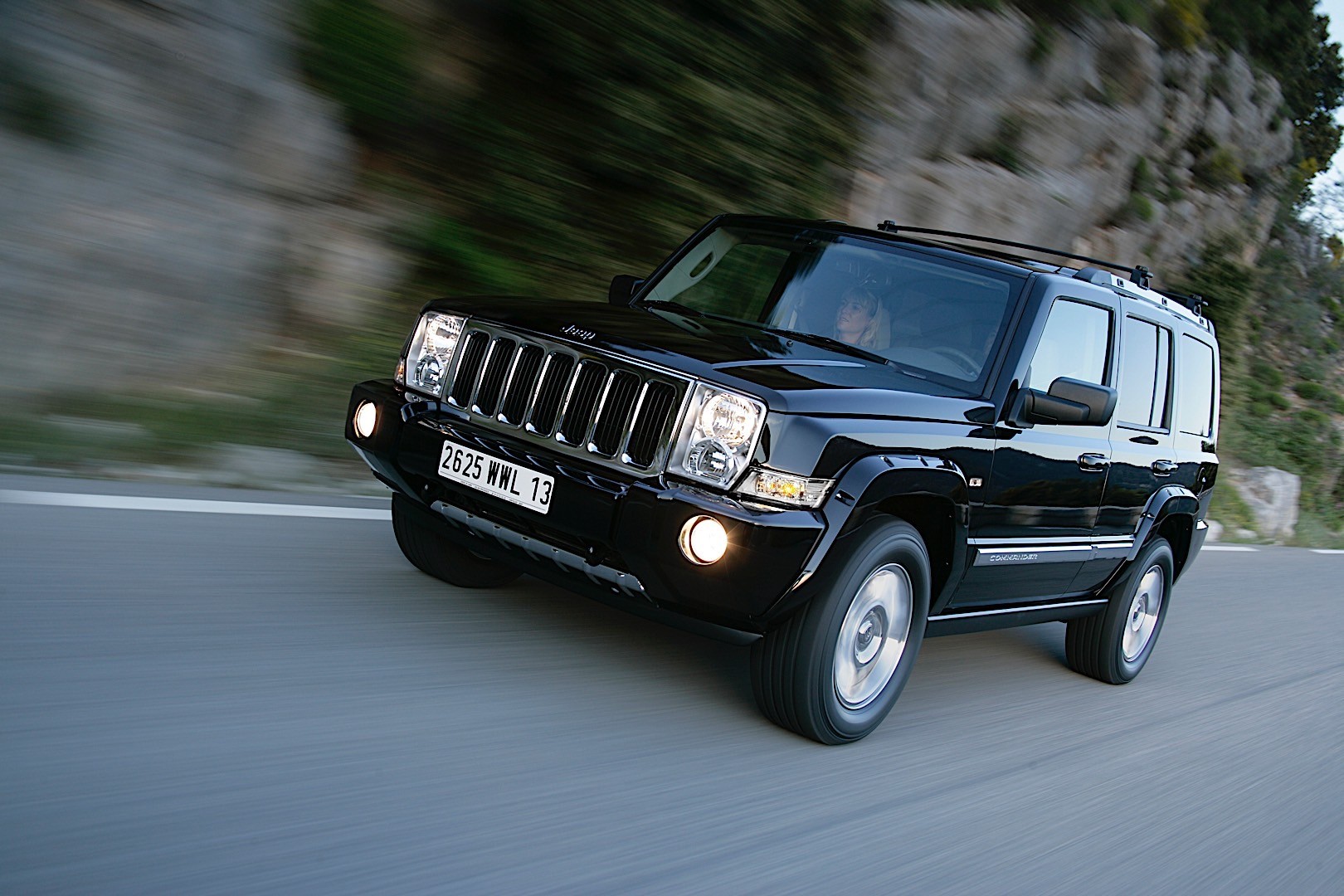 JEEP Commander Specs, Performance & Photos - 2005, 2006, 2007