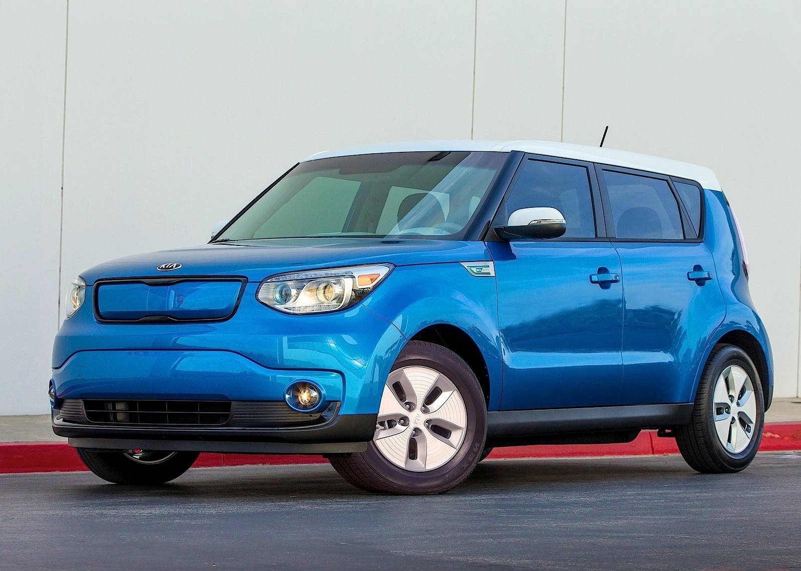 KIA Soul specs & photos 2013, 2014, 2015, 2016, 2017, 2018