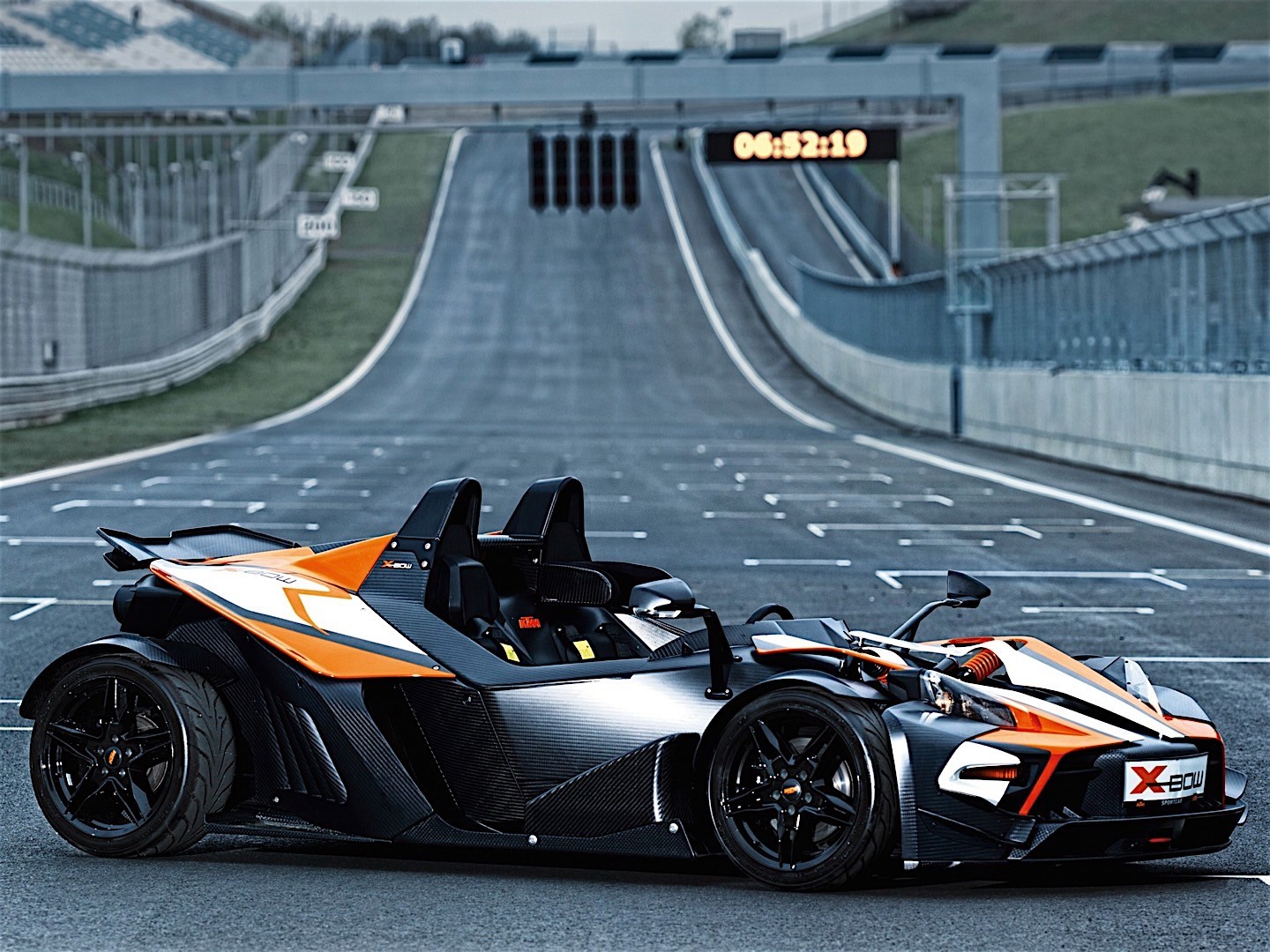 KTM XBow R specs & photos 2011, 2012, 2013, 2014, 2015, 2016, 2017