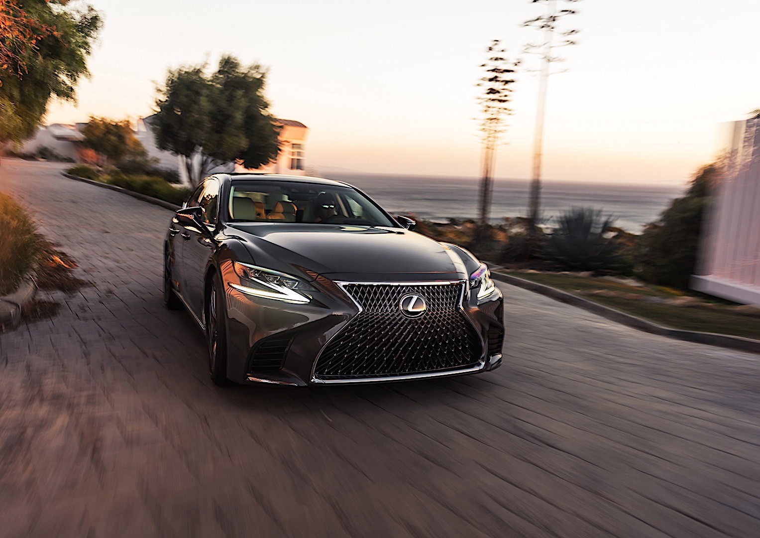 2017 Lexus LS Specs, Performance & Photos - autoevolution