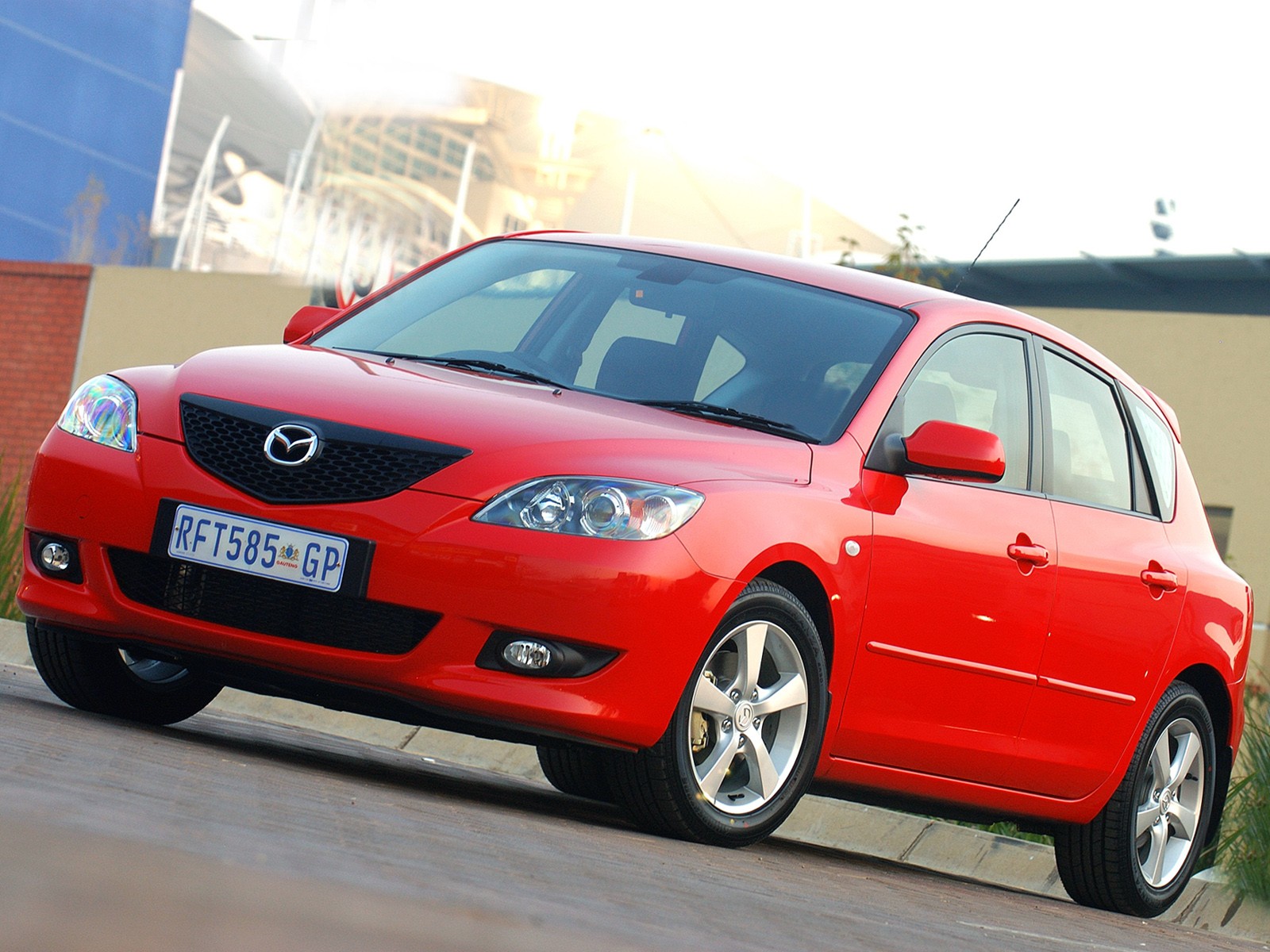 2004 Mazda 3/Axela Hatchback Specs, Performance & Photos - autoevolution