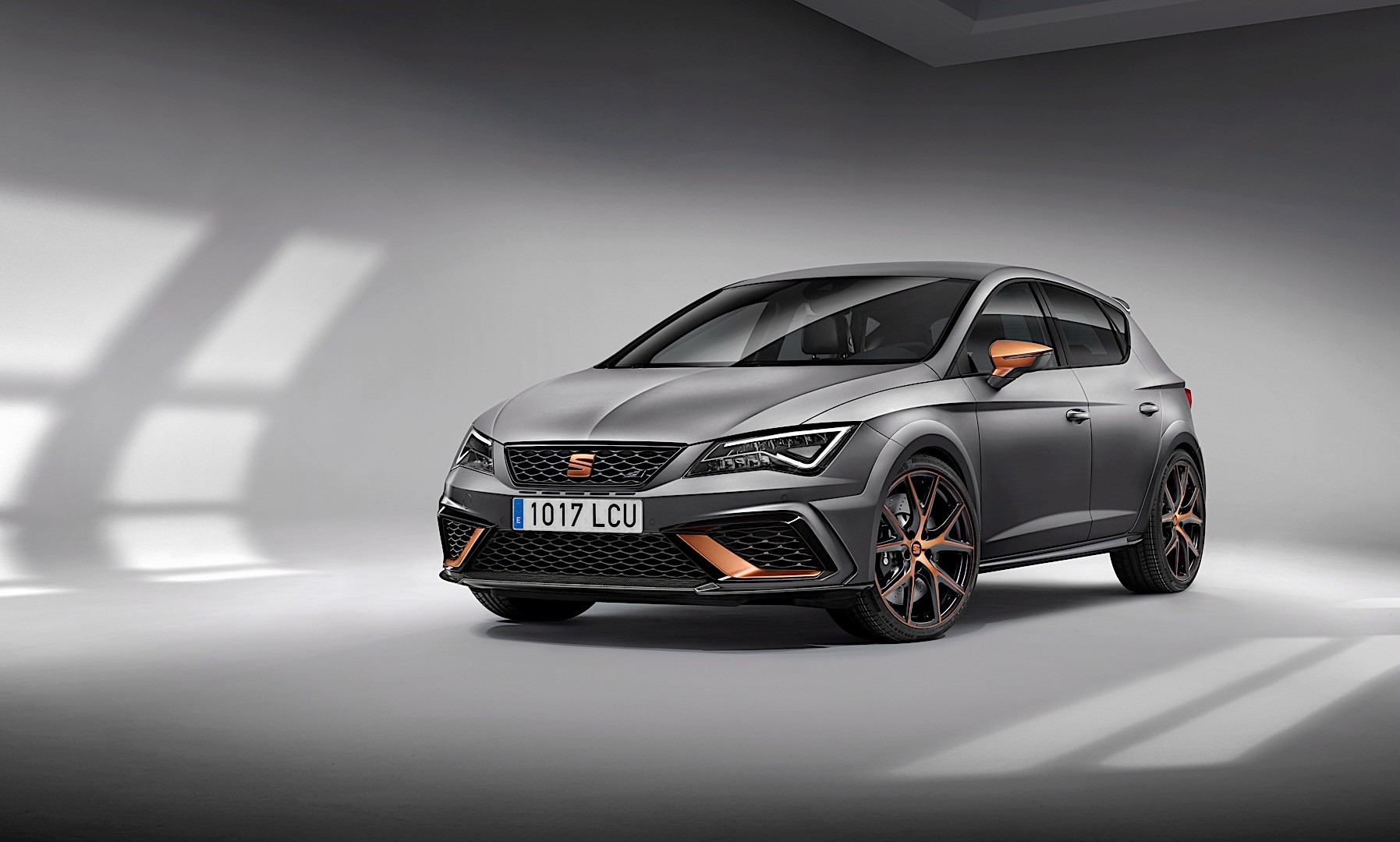 SEAT Leon Cupra R Specs & Photos 2017, 2018, 2019, 2020, 2021, 2022