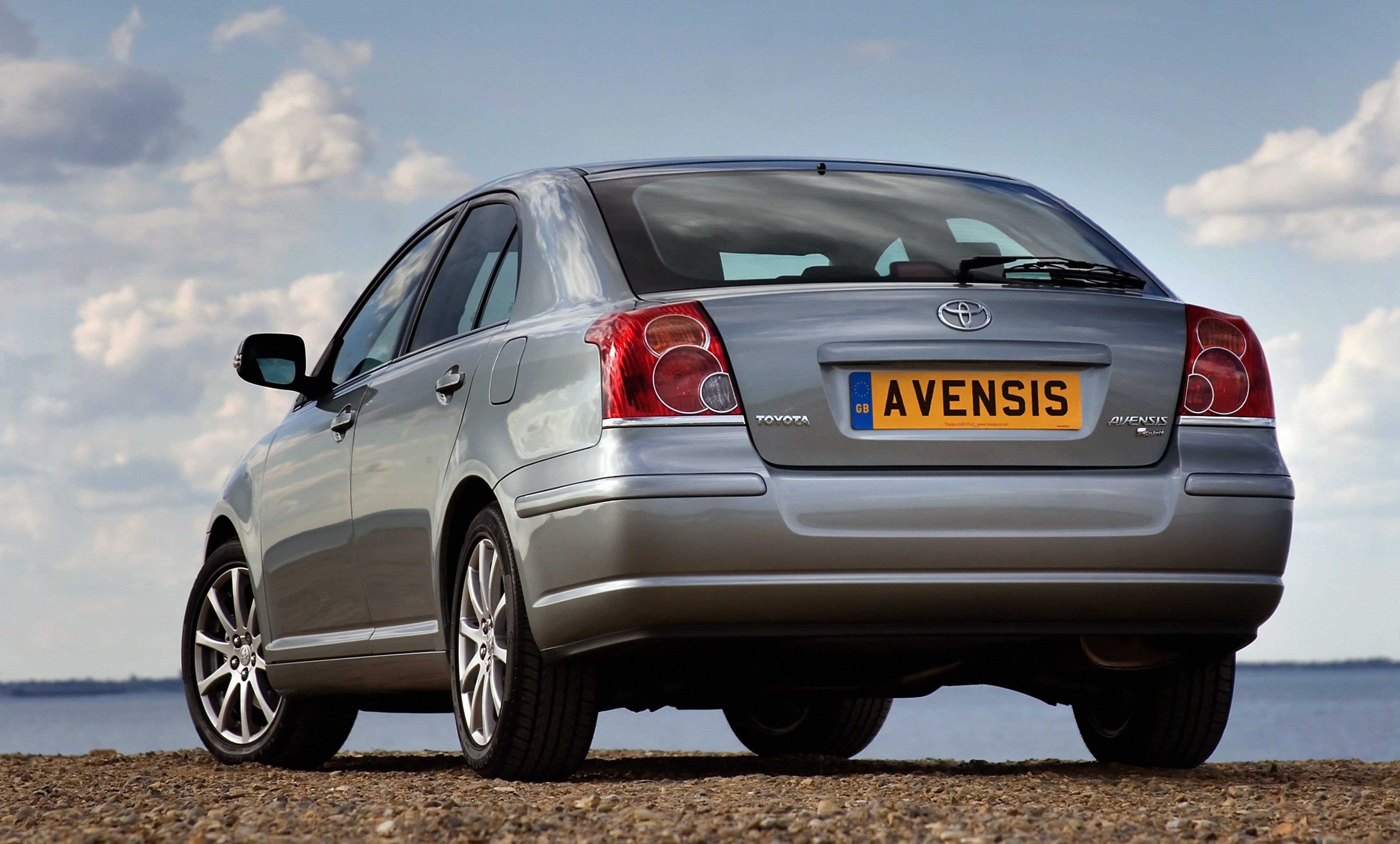 TOYOTA Avensis Liftback specs & photos 2006, 2007, 2008 autoevolution