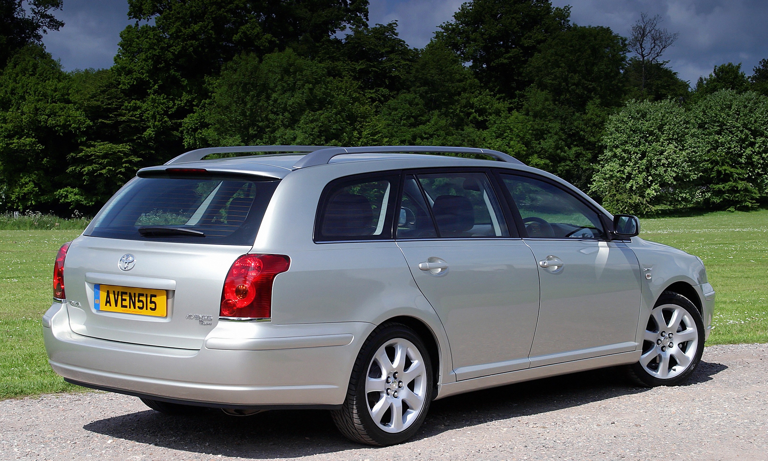 TOYOTA Avensis Wagon specs & photos 2006, 2007, 2008