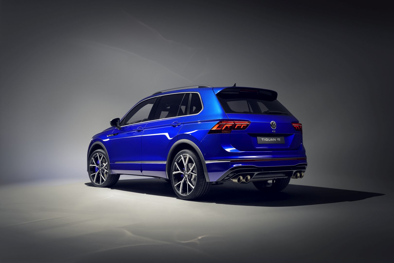 VOLKSWAGEN Tiguan R Specs, Performance & Photos - 2020, 2021, 2022