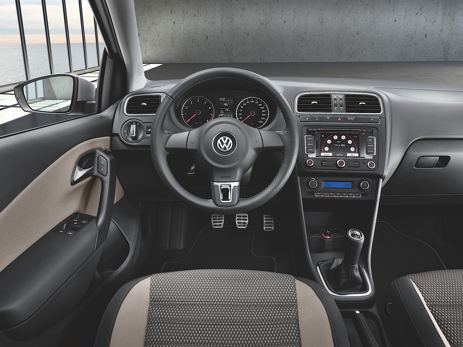 VOLKSWAGEN CrossPolo 2010, 2011, 2012, 2013, 2014, 2015, 2016, 2017