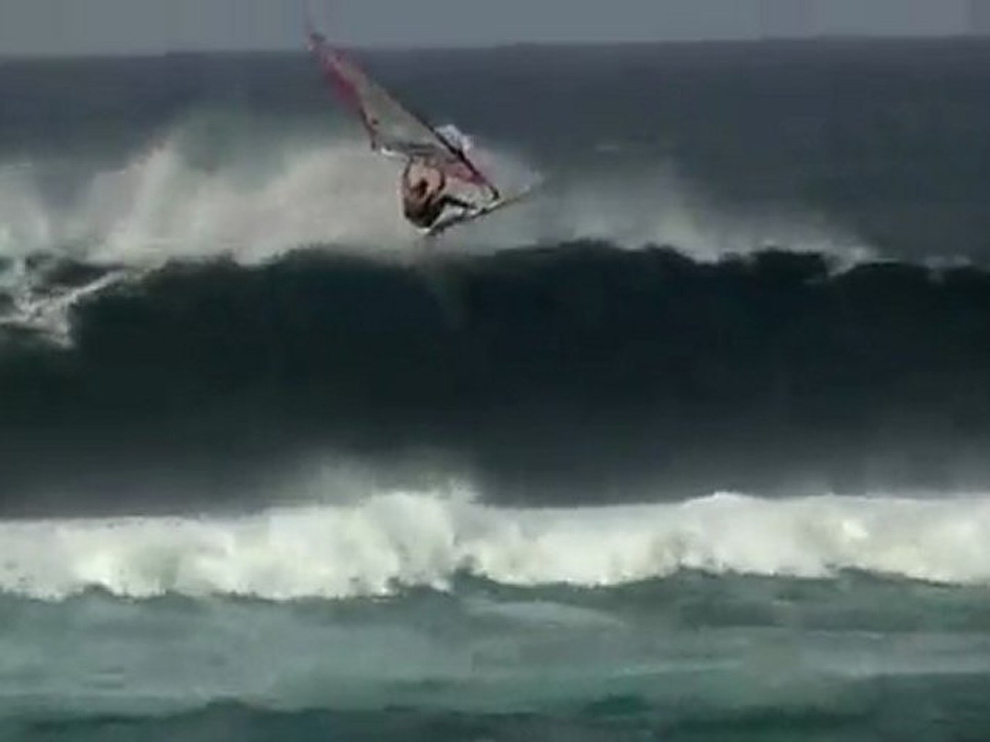 Windsurf : Robby Swift At Jaws - Jp - Vidéo Dailymotion 1080_x_1440_jpg