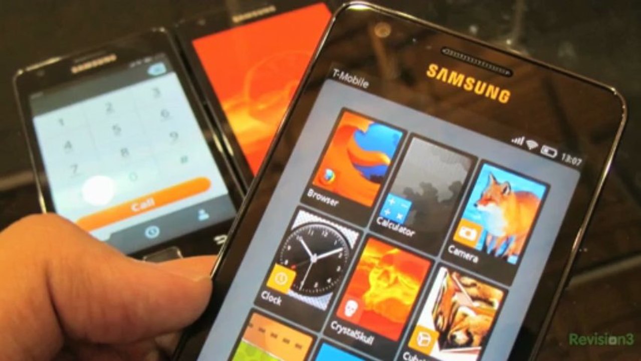 Sailfish OS Review Jolla Revives MeeGo for Mobile OS.ALT video