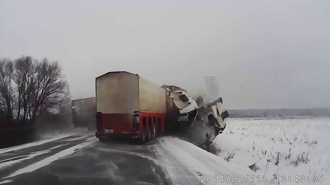 Accident mortel en Russie Face à face entre 2 semi
