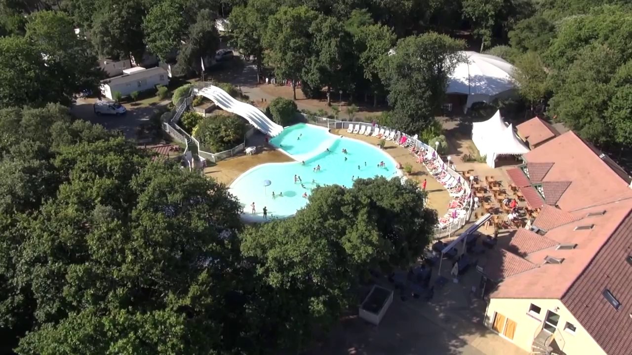 Les pierres couchées camping 4* Siblu en loire