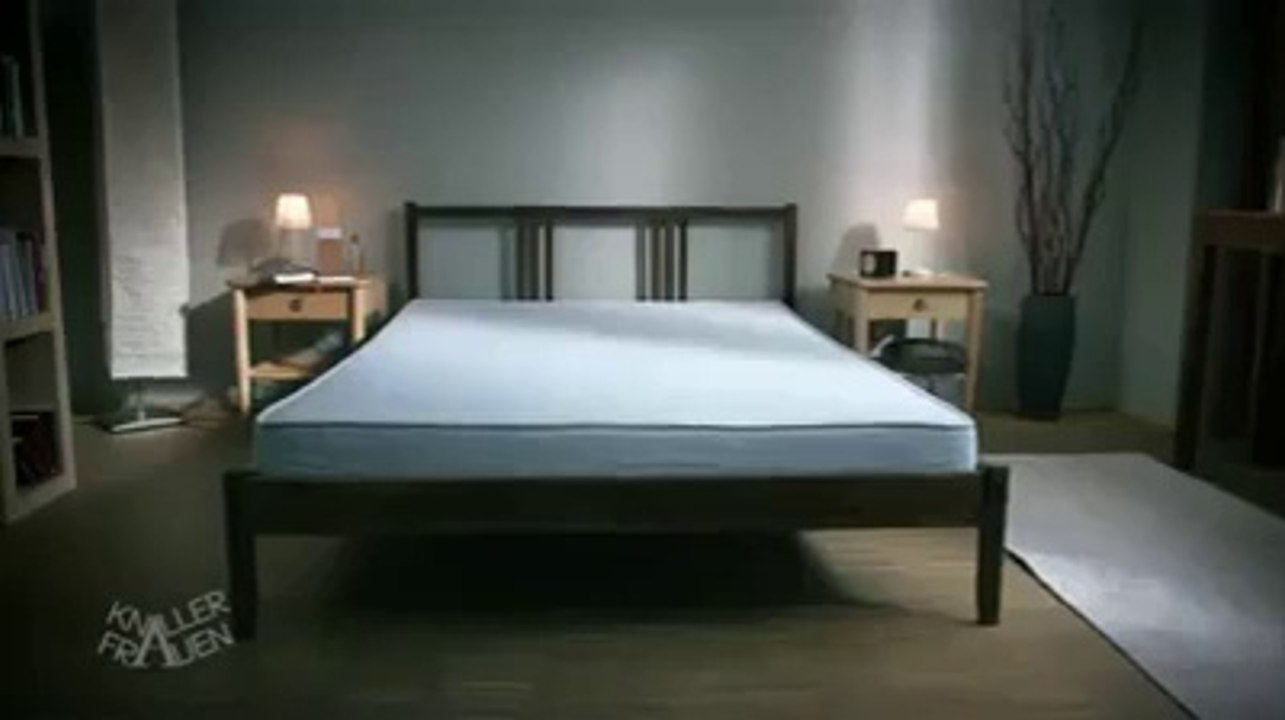 How Girls Put Fitted Sheet On Bed Hilarious Video Dailymotion