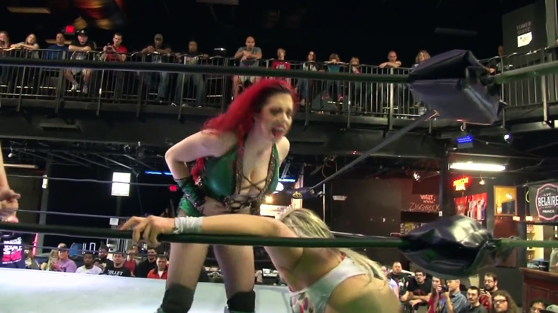 Taeler Hendrix Vs