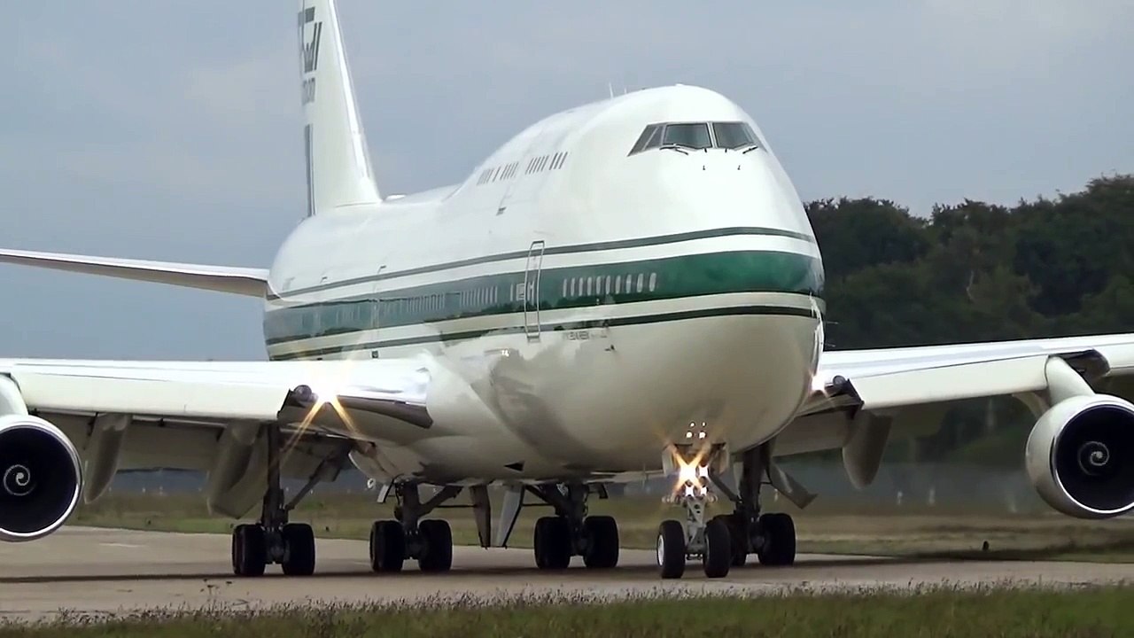 Prince Al Waleed Luxury Boeing 747 Takeoff Hamburg Airport video