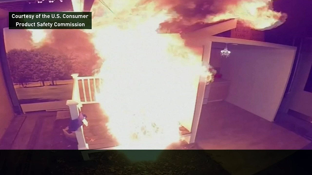 Furious flames caused by frozen turkeys and fryers video Dailymotion