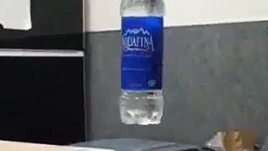 AT AIRPORT, NEVER HELP ANYBODY BY HOLDING A WATER BOTTLE video
