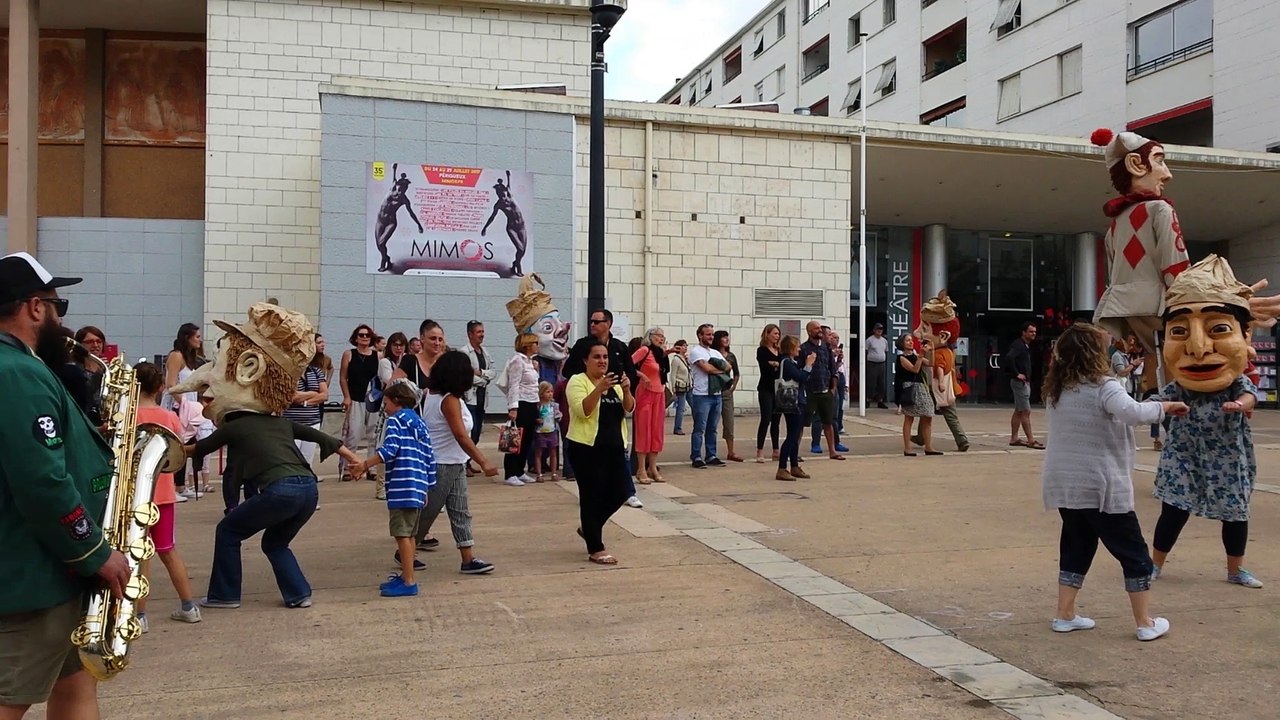 Les géantes de Mimos 2017 Vidéo Dailymotion