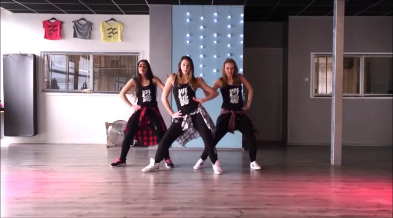 Three girls dancing on a very famous bollywood song video Dailymotion
