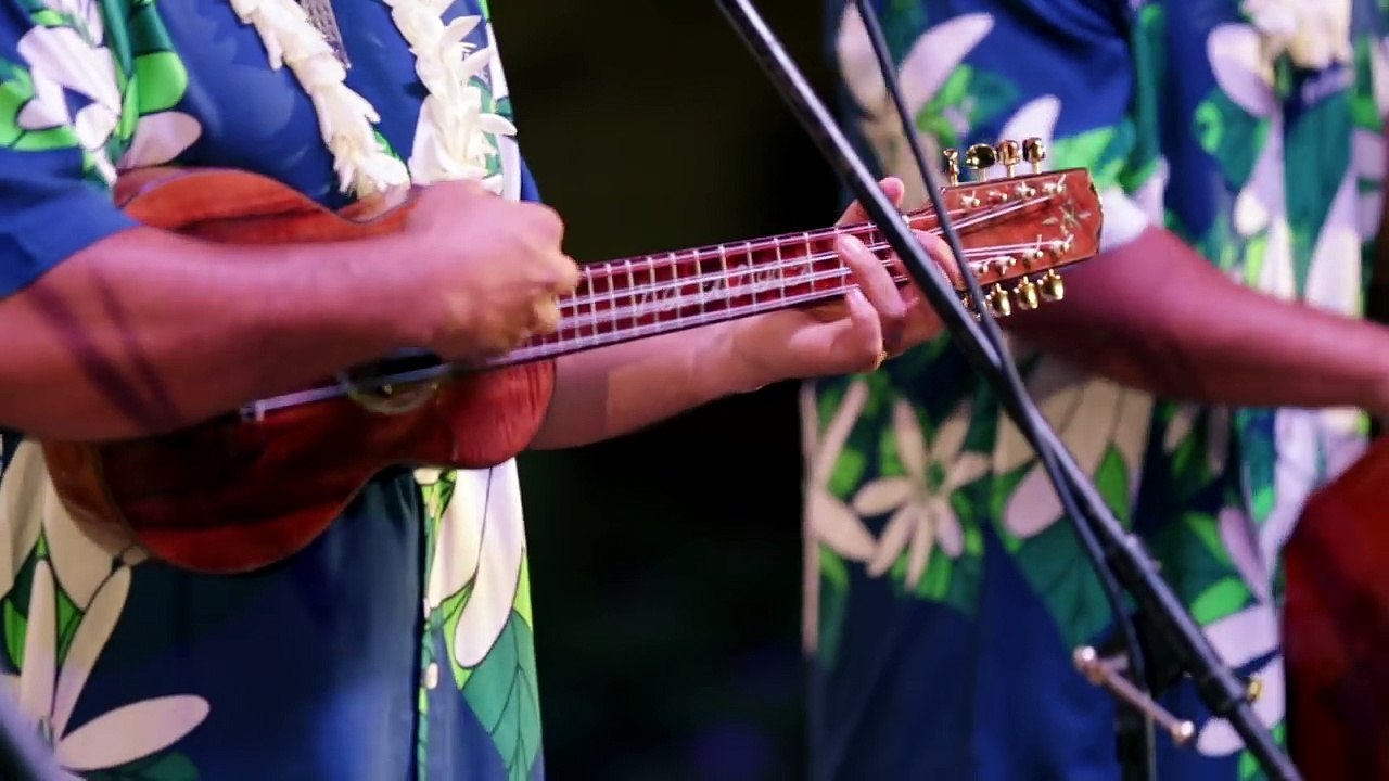 Na Hoa Sweet Lei Lehua Acoustic Live!)k0uOAUHtk5s