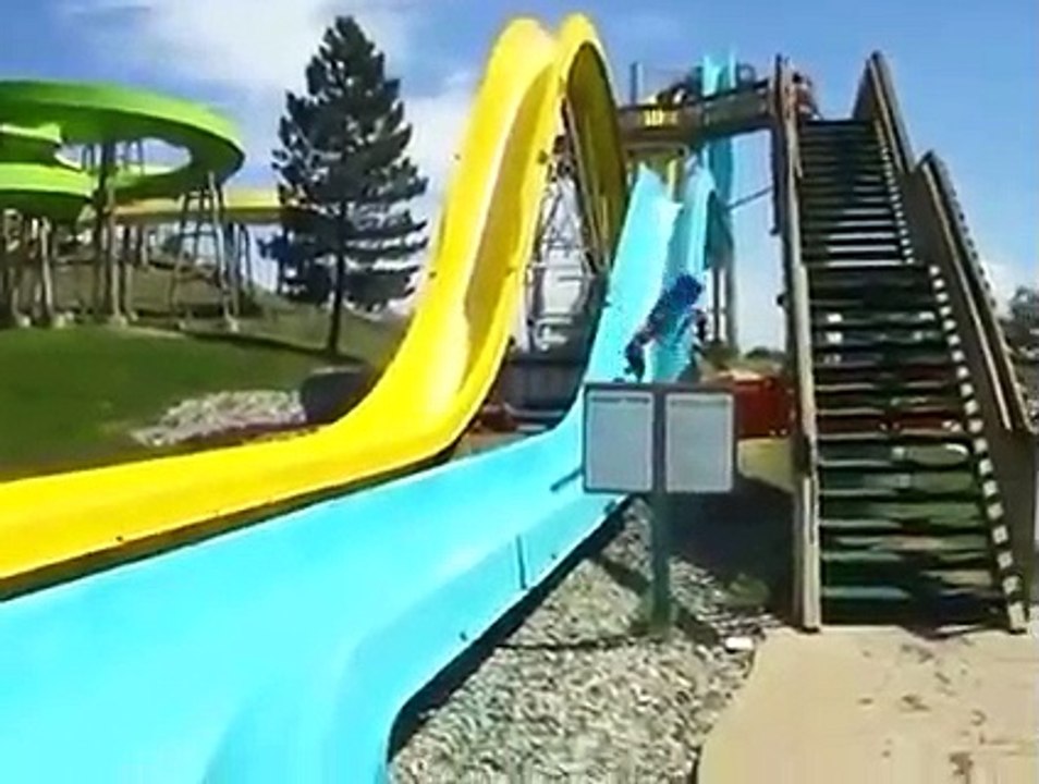 Les pires chutes en toboggan aquatique... Vivement cet été Vidéo