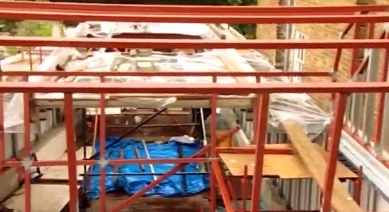 Grand Designs S07 Ep08 London The GlAs and Timber House HD Watch