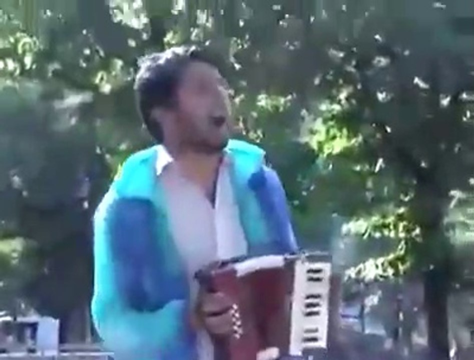 Quand un musicien roumain est un peu trop bruyant Vidéo