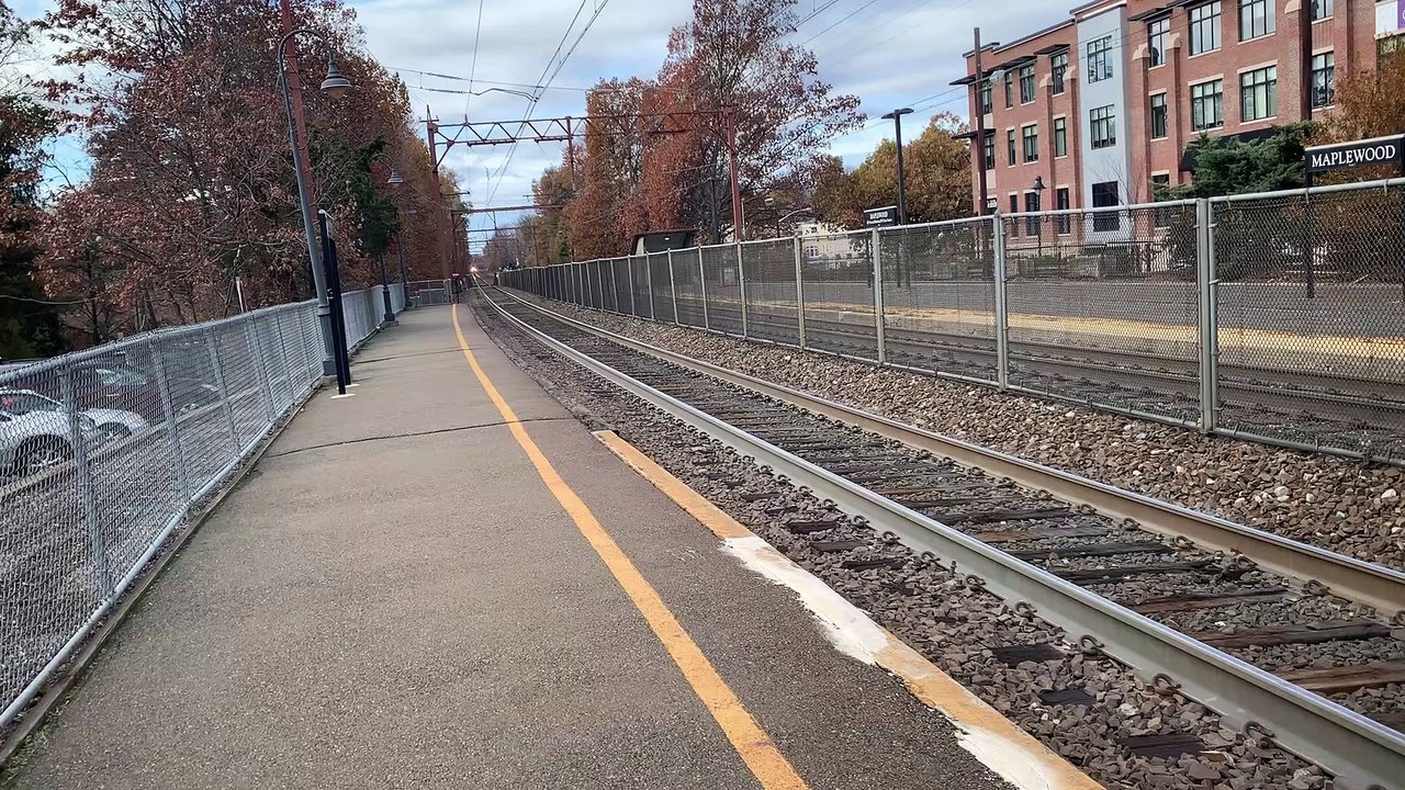 NJT 4636 *PRR* At the Maplewood Train Station video Dailymotion